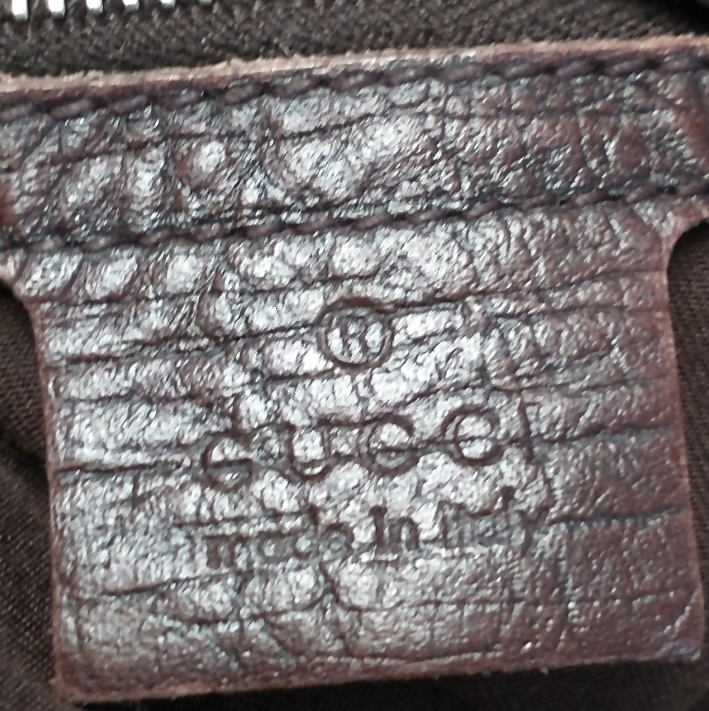 💯 Authentic GUCCI Brown and Cream GG Monogram Canvas Shoulder Bag - Picture 6 of 16